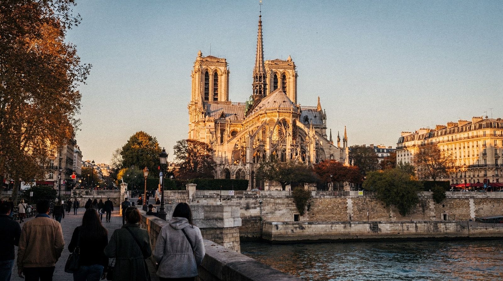 Notre-Dame dopo l'incendio