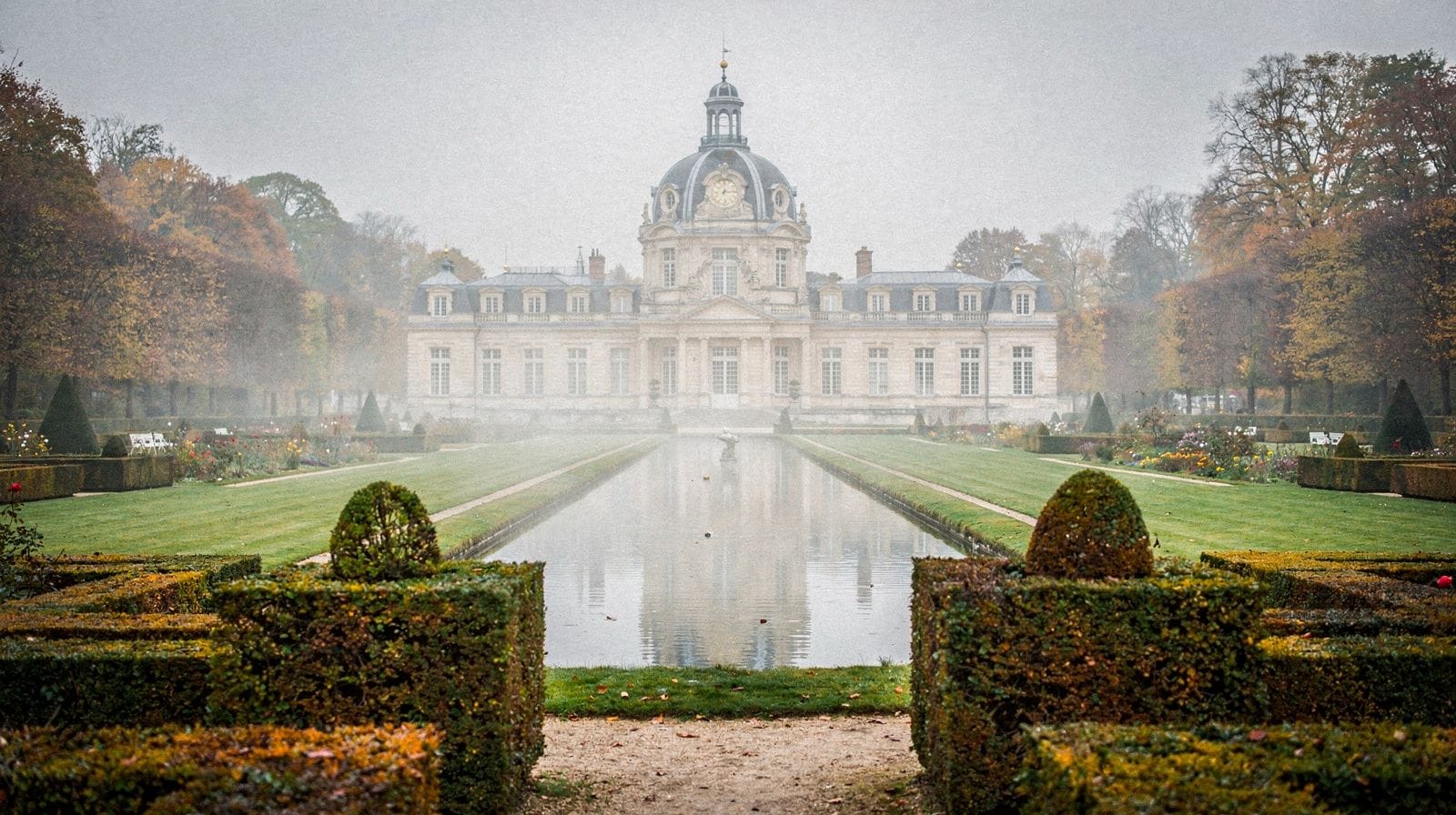 Fontainebleau and Vaux-le-Vicomte day trip from Paris