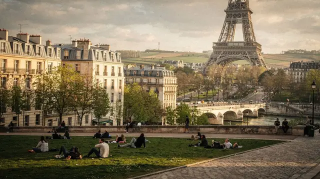 Eiffel Tower tickets and tours
