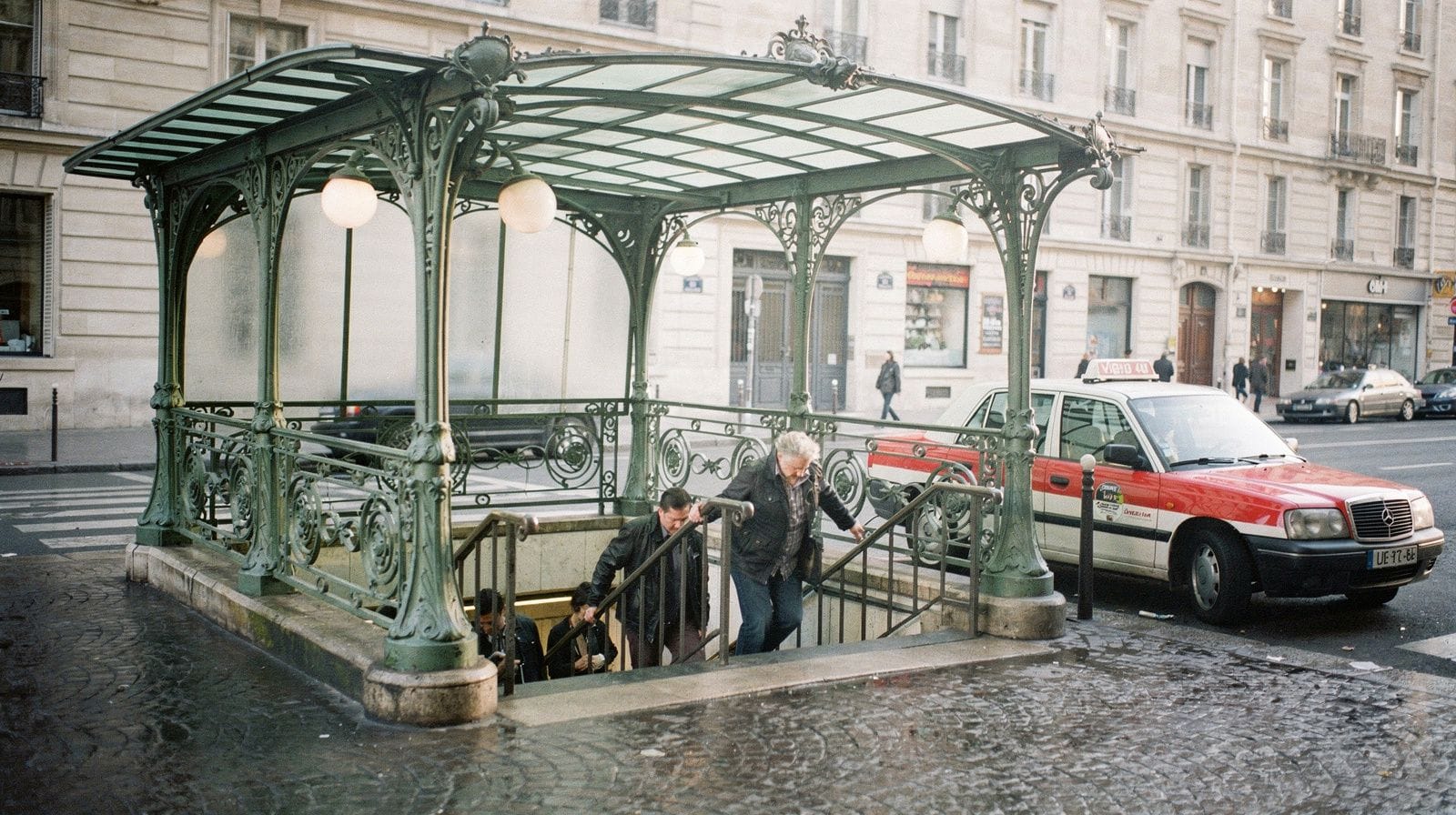 Metro oder Taxi in Paris: was wann die bessere Wahl ist
