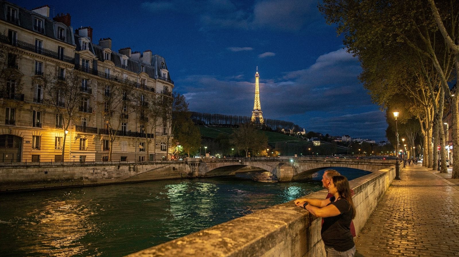 Paris bei Nacht: Touren, die sich wirklich lohnen