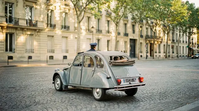 Paris vintage car and 2CV tours