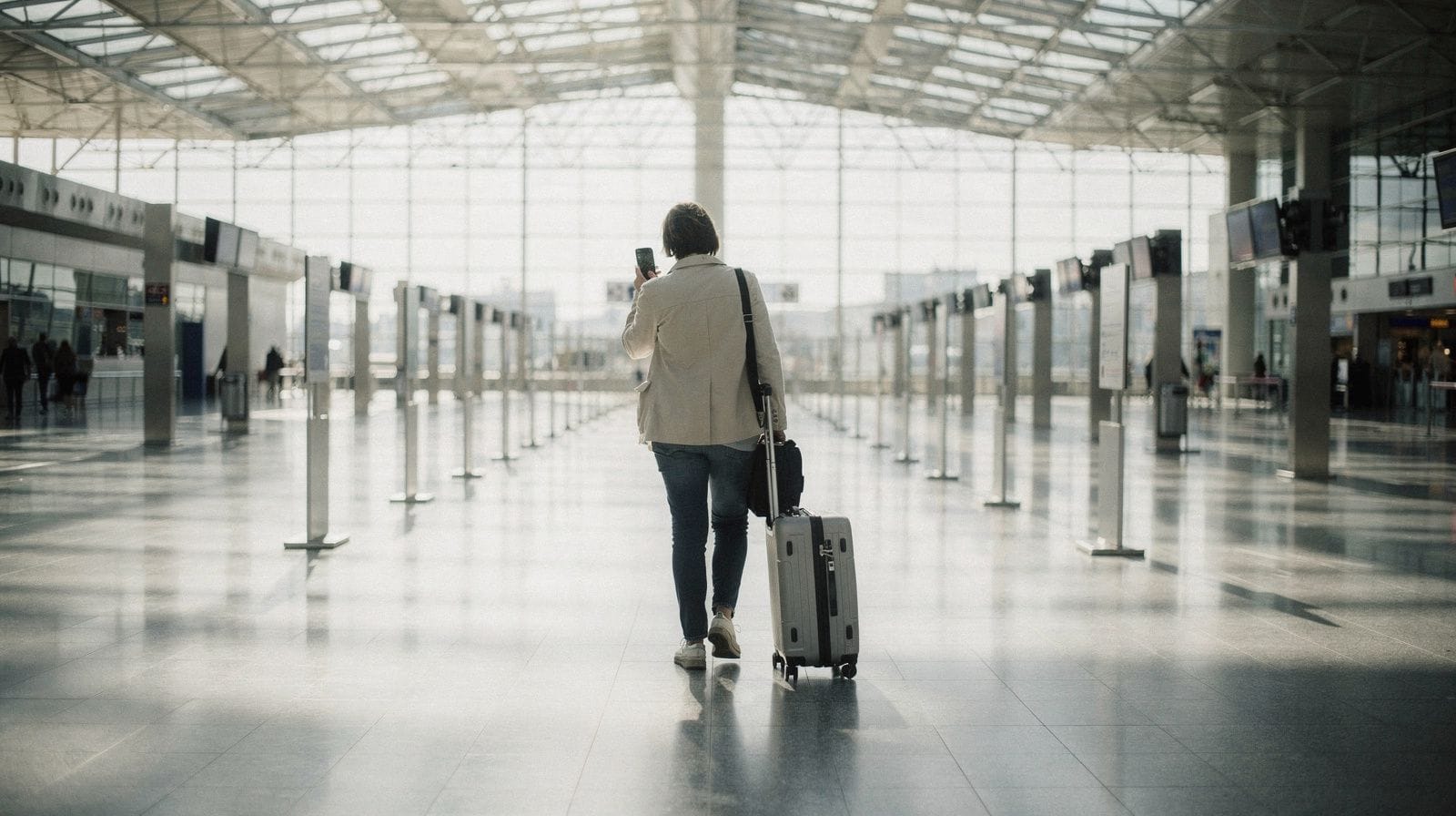 Łączność w Paryżu: przewodnik po eSIM i Wi-Fi